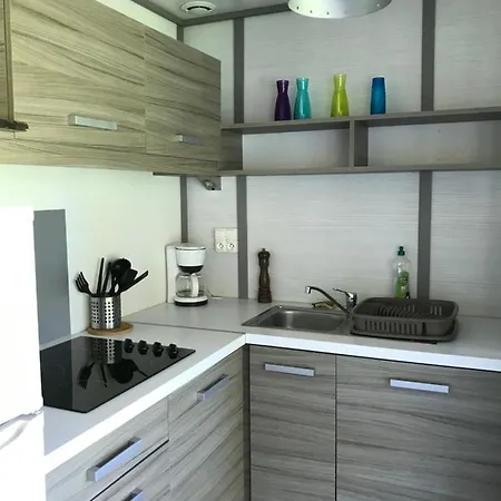 Le Domaine Du Scorff - Hebergements Insolites 4 A 6 Personnes Et Roulottes Camping *