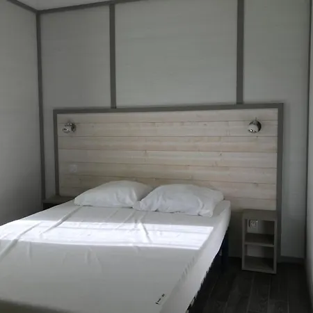 Le Domaine Du Scorff - Hebergements Insolites 4 A 6 Personnes Et Roulottes Camping