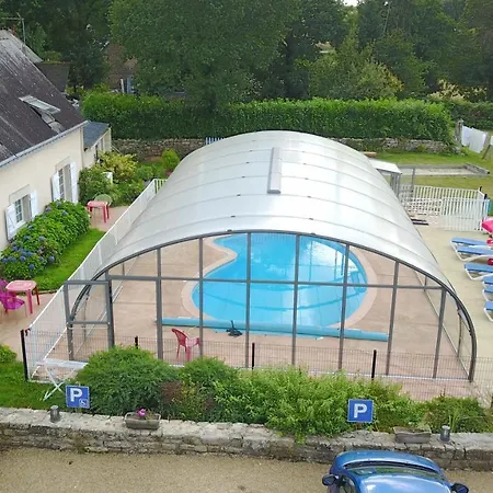 Le Domaine Du Scorff - Hebergements Insolites 4 A 6 Personnes Et Roulottes Kernascléden