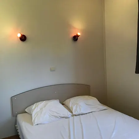 Le Domaine Du Scorff - Hebergements Insolites 4 A 6 Personnes Et Roulottes * Kernascléden